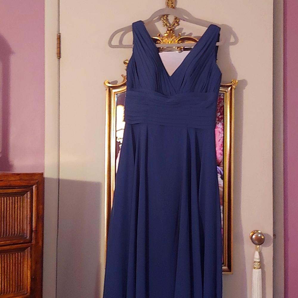 A beautiful mother of the bride Or bridwsmaid dress or many occasions